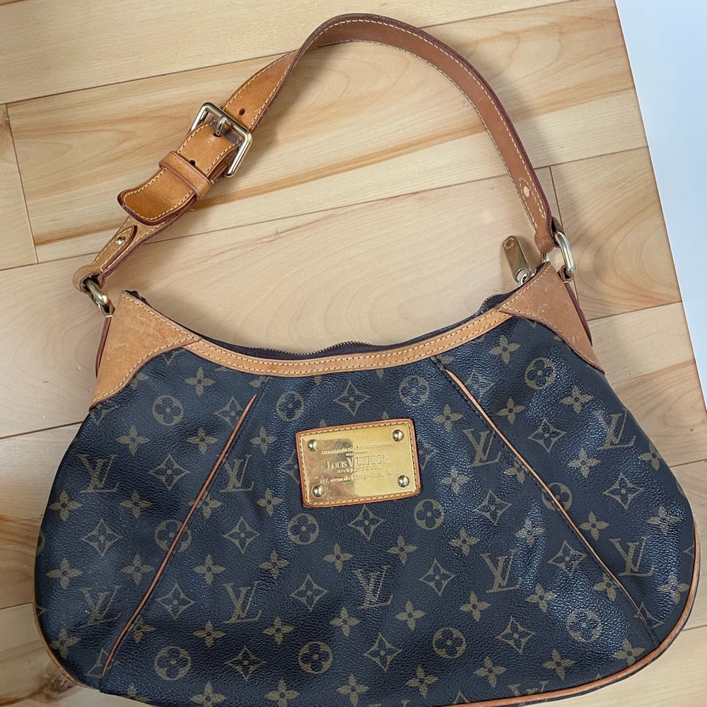 Louis Vuitton purse